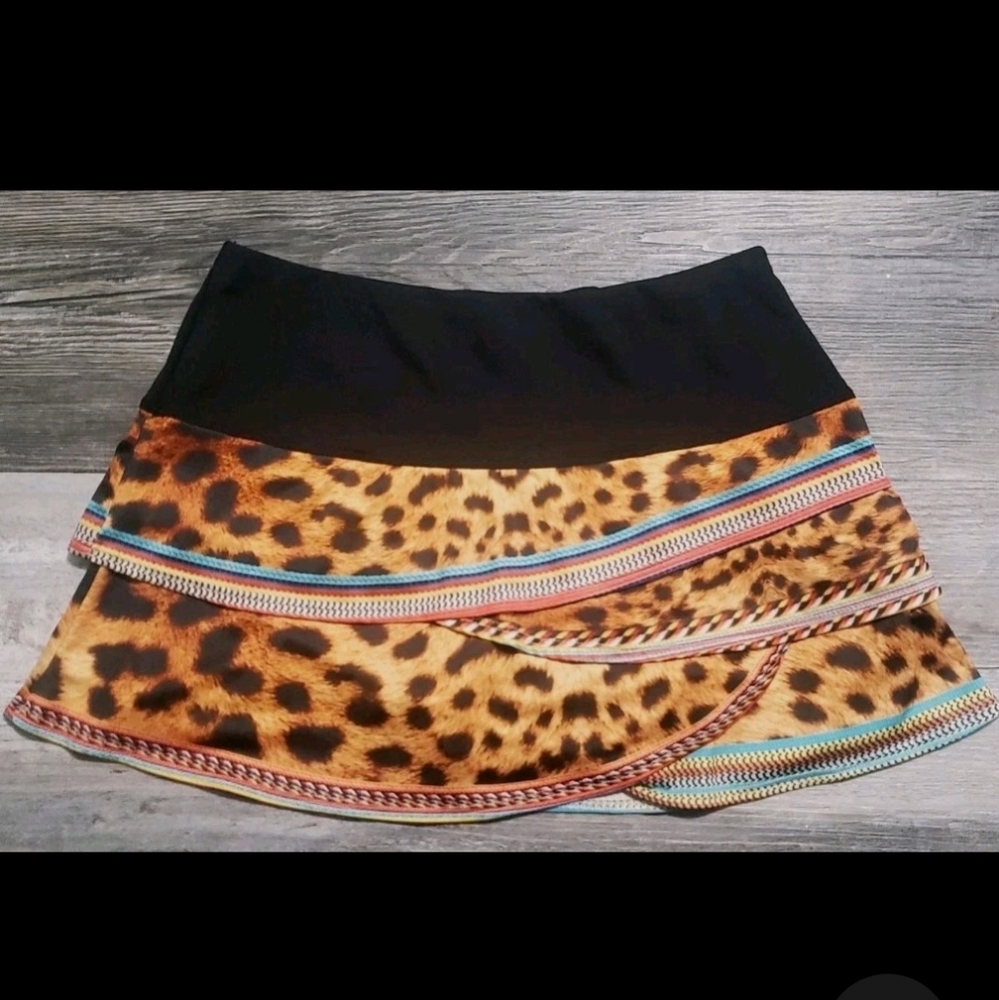 Women's Lucky in Love leopard print tennis skirt EUC